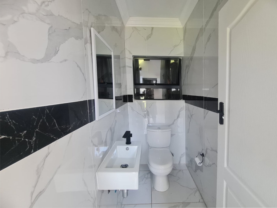 To Let 4 Bedroom Property for Rent in Melodie North West